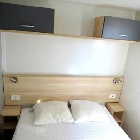 Mobile Homes Istria - Brioni 펜션 풀라